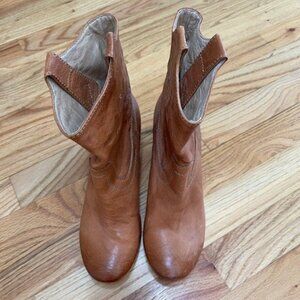 Frye Carson Mid Hell Short